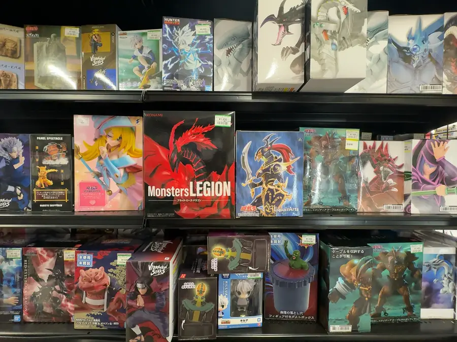 Naruto / Yu-Gi-Oh! figure shelf