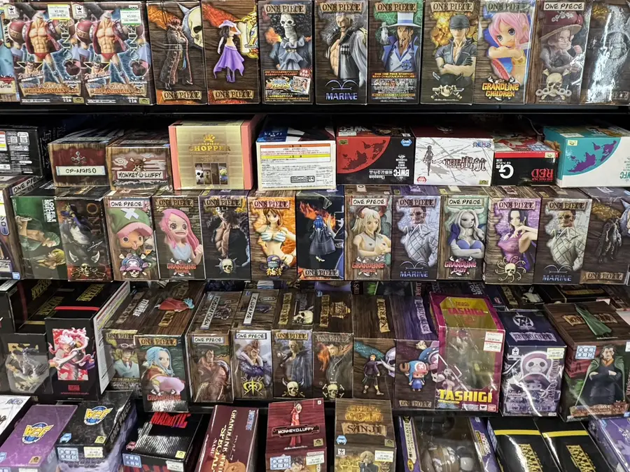 One Piece figure shelf 3